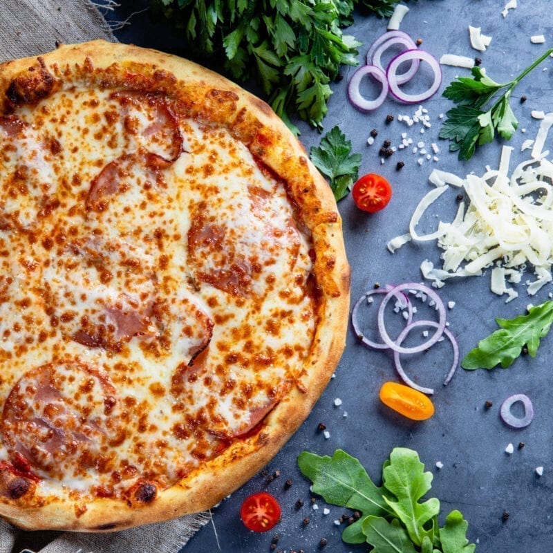 Pizza Salami Clasic